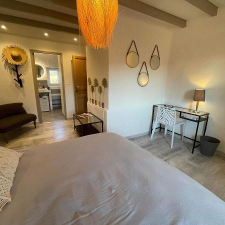 B&B Le Mas Julien piscine chauffée adult only Orange  Exterior foto